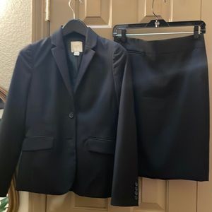 JCrew black skirt 00 NWOT never worn. SKIRT ONLY